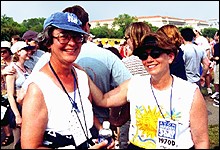 Glenda and  Anita, a bit teary-eyed, say goodbye on the Mall.