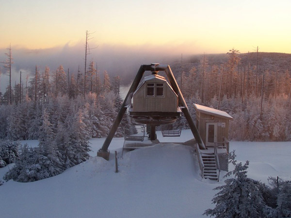 Six inches of fresh snow and a temperature of 4 degrees Fahrenheit greeted skiers at Snowshoe Mountain resort on Wednesday morning.  